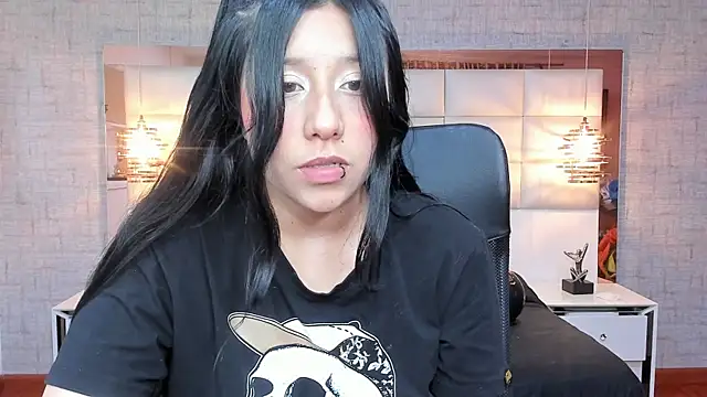 Nohemi louse online show from 11.15.25