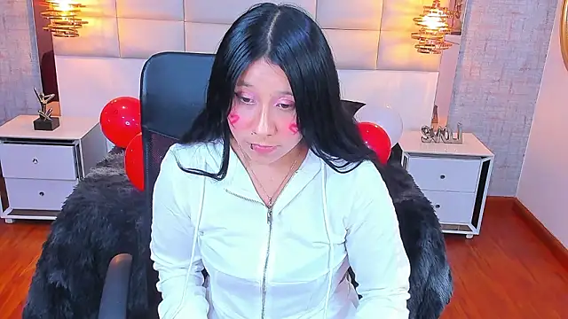 Nohemi louse online show from 02.14.26