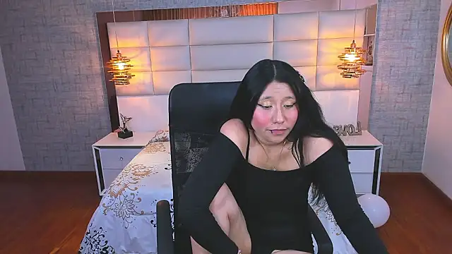 Nohemi louse online show from 02.26.26