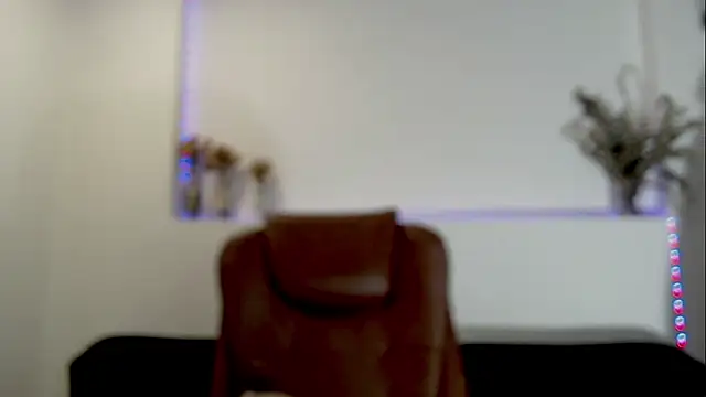 Snapshot of Carlin_Diaz chatting on 11.23.25 Carlin Diaz online show from 11.23.25