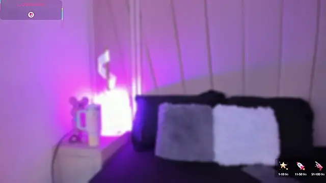 Nikki vega online show from 02.25.25