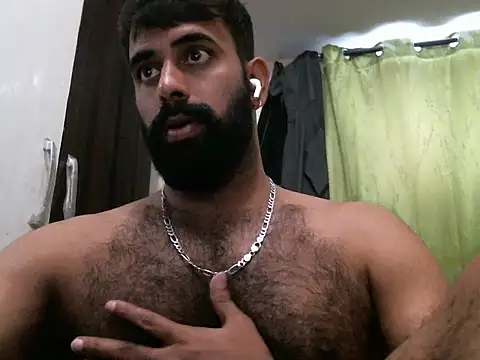 Snapshot of indianhairybull chatting on 10.31.25 indianhairybull online show from 10.31.25