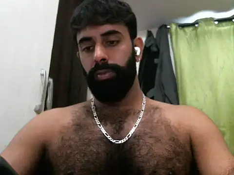 Snapshot of indianhairybull chatting on 11.30.25 indianhairybull online show from 11.30.25