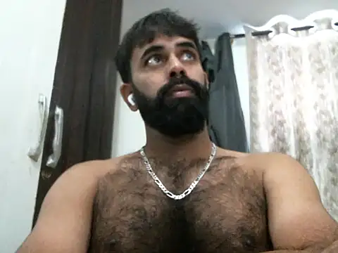 Snapshot of indianhairybull chatting on 12.14.25 indianhairybull online show from 12.14.25
