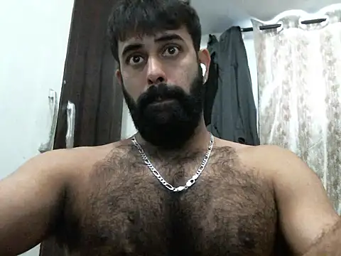 Snapshot of indianhairybull chatting on 12.19.25 indianhairybull online show from 12.19.25