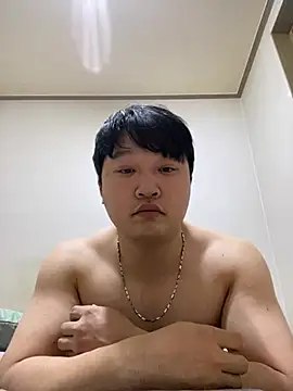 Snapshot of offwhite777 chatting on 02.02.25 offwhite777 online show from 02.02.25