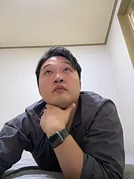 Snapshot of offwhite777 chatting on 02.16.25 offwhite777 online show from 02.16.25