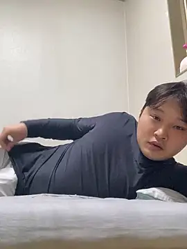 Snapshot of offwhite777 chatting on 03.16.25 offwhite777 online show from 03.16.25