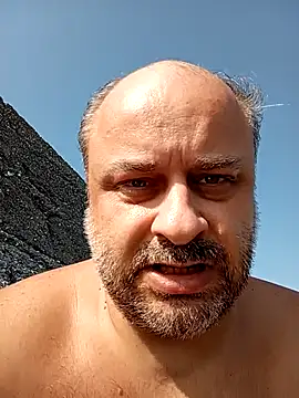 Snapshot of NAvoglia chatting on 07.28.26 NAvoglia online show from 07.28.26