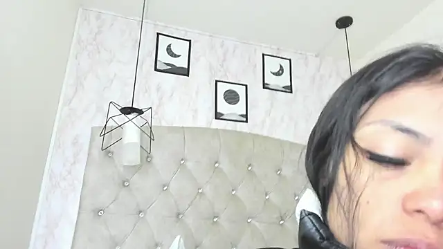 Snapshot of Raichell_ chatting on 06.27.26 Raichell online show from 06.27.26