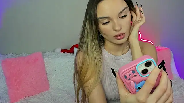 Snapshot of EvaBalmer chatting on 12.17.25 EvaBalmer online show from 12.17.25