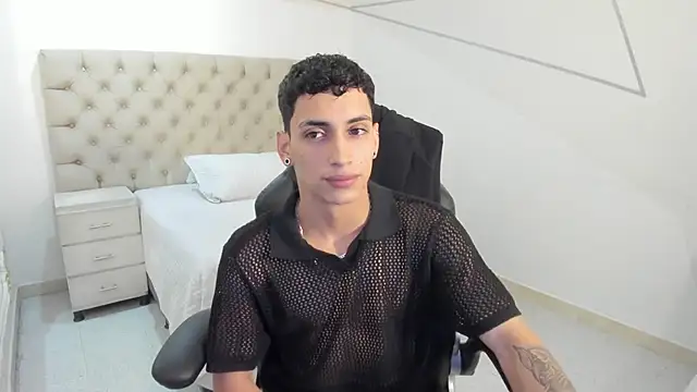 JhoanLeandro online show from 09.22.25