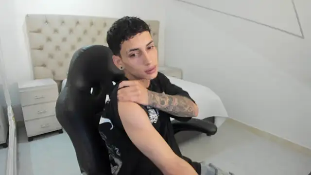 JhoanLeandro online show from 10.04.25