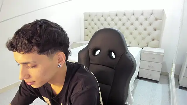 JhoanLeandro online show from 11.10.25