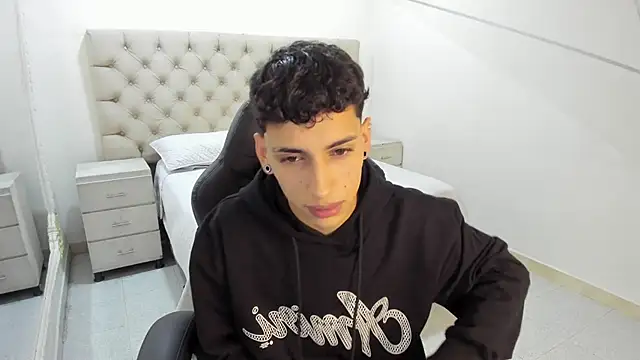 JhoanLeandro online show from 11.14.25