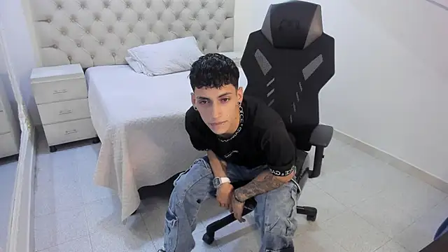 Snapshot of JhoanLeandro chatting on 01.06.26 JhoanLeandro online show from 01.06.26