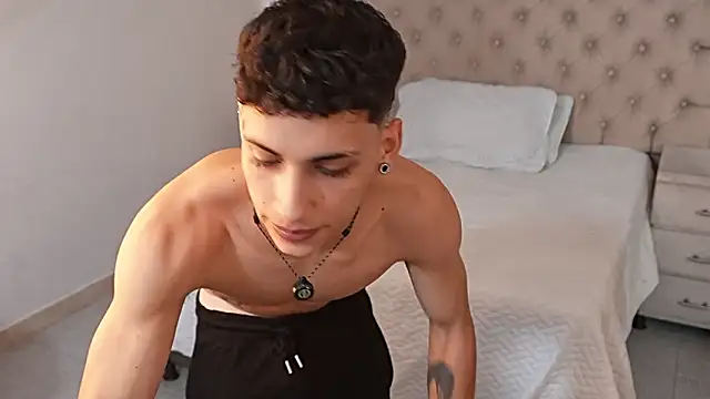 Snapshot of JhoanLeandro chatting on 02.18.26 JhoanLeandro online show from 02.18.26