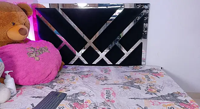 CatalinaSmith1 online show from 04.28.26