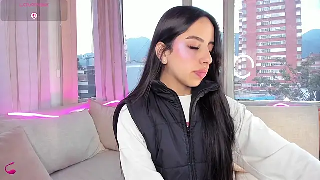 Daphne chers online show from 09.29.25