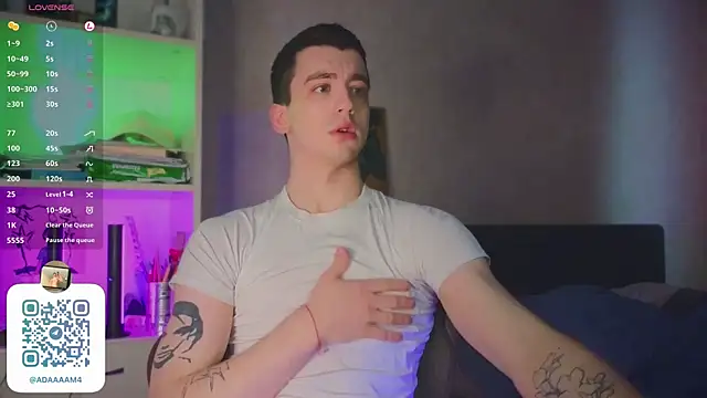 Snapshot of VincentSmith02 chatting on 03.10.25 VincentSmith02 online show from 03.10.25