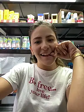 Andrea18 blonde online show from 04.30.26