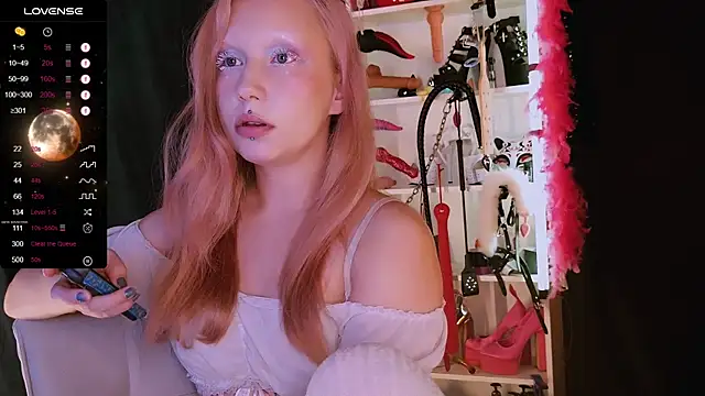 Snapshot of Bibi_Iva chatting on 11.28.25 Bibi Iva online show from 11.28.25