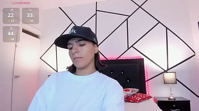 Liiam smith  online show from 02.07.25