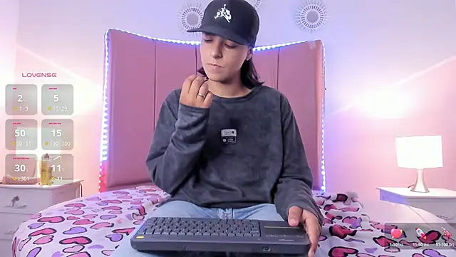 Liiam smith  online show from 02.24.25