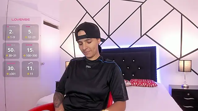 Liiam smith  online show from 03.14.25