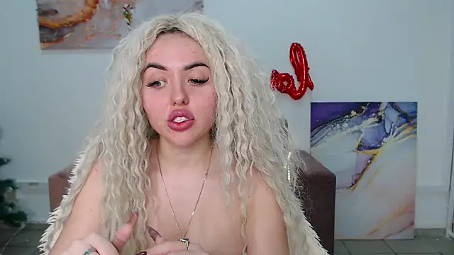 Snapshot of MissisCaty chatting on 02.22.25 MissisCaty online show from 02.22.25