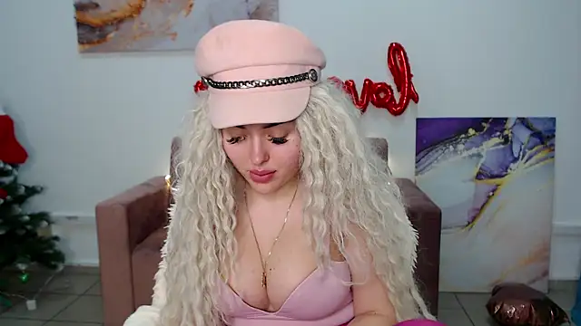 Snapshot of MissisCaty chatting on 02.22.25 MissisCaty online show from 02.22.25