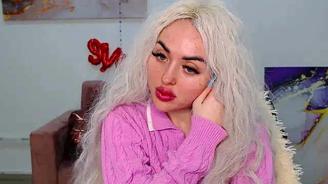 Snapshot of MissisCaty chatting on 03.19.25 MissisCaty online show from 03.19.25