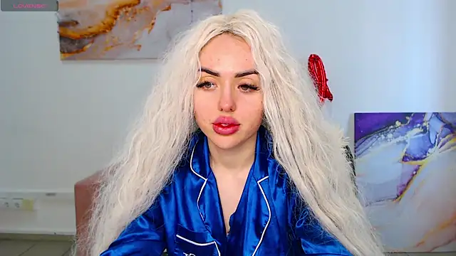 Snapshot of MissisCaty chatting on 03.22.25 MissisCaty online show from 03.22.25