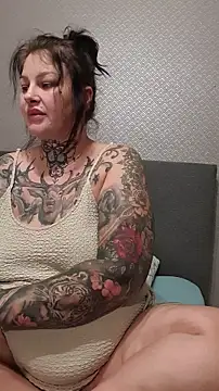 CannabisQueenn online show from 10.05.25