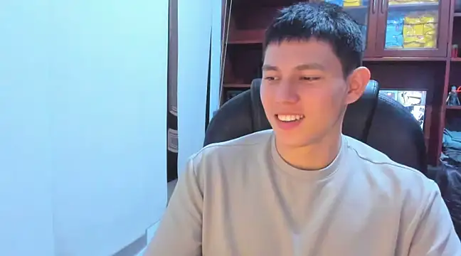 JamesCr  online show from 02.28.25