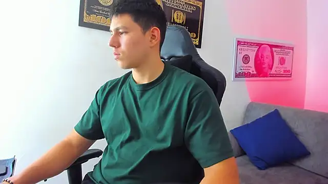 JamesCr  online show from 03.05.25