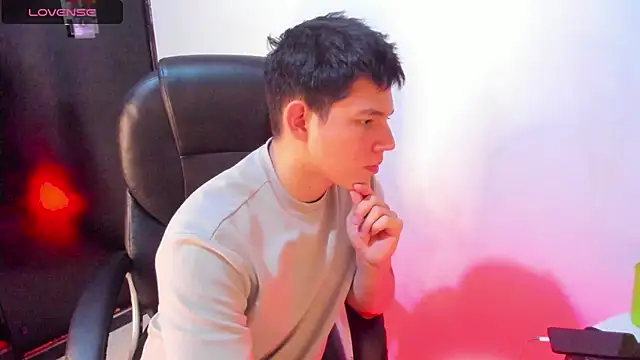 JamesCr  online show from 03.22.25