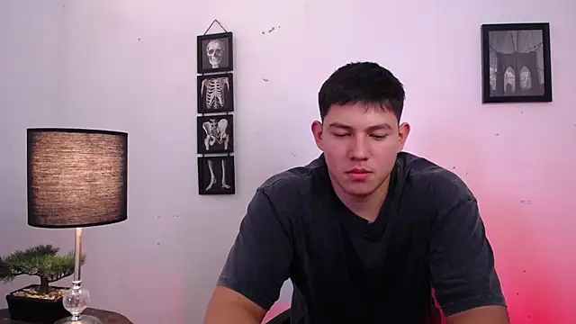 JamesCr  online show from 11.06.25