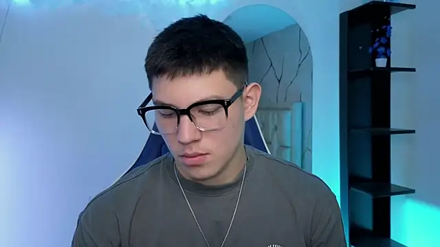 JamesCr  online show from 07.13.26
