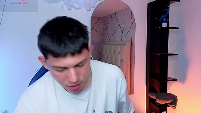 JamesCr  online show from 07.21.26
