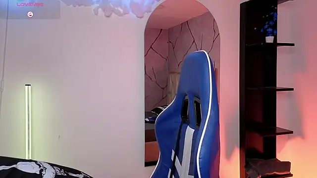 JamesCr  online show from 07.22.26