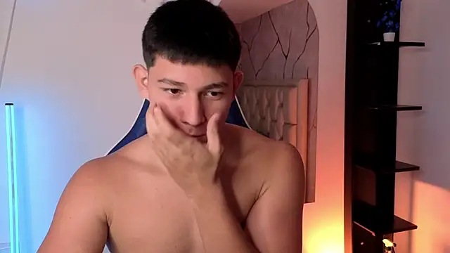 JamesCr  online show from 07.28.26