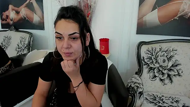 NicoleKatee online show from 10.16.25