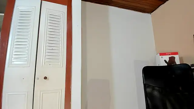 Violetta 0 online show from 10.17.25