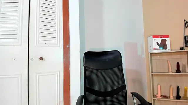 Violetta 0 online show from 10.28.25