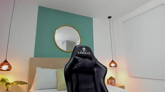 tiffanny doll  online show from 04.24.26