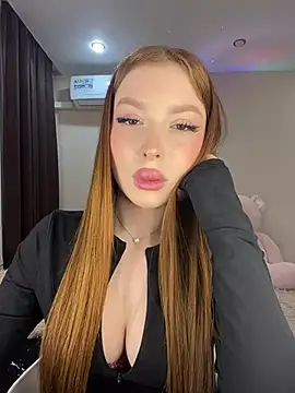 Snapshot of JessRoal chatting on 03.17.25 JessRoal online show from 03.17.25