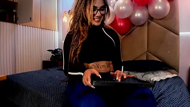 Snapshot of AzunaStar chatting on 02.16.26 AzunaStar online show from 02.16.26