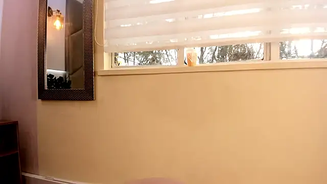 Snapshot of AzunaStar chatting on 02.27.26 AzunaStar online show from 02.27.26