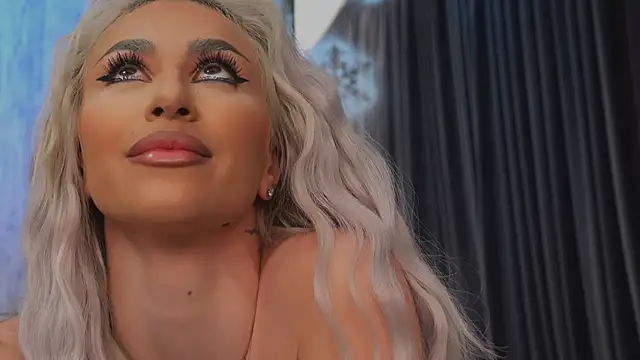 Snapshot of KarlaBart chatting on 01.11.26 KarlaBart online show from 01.11.26